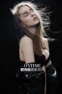 標題:人像藝術(shù)攝影